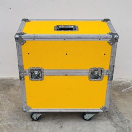 FLIGHT CASE CON RUOTE 63x31xH73cm DOPPIO SCOMPARTO E NEL COPERCHIO SUPERIORE - Usato