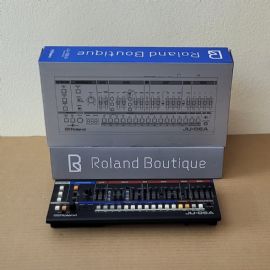 MODULO SINTETIZZATORE 4 VOCI E INTERFACCIA AUDIO USB ROLAND JU-06A Boutique Limited Edition - Usato, con scatola